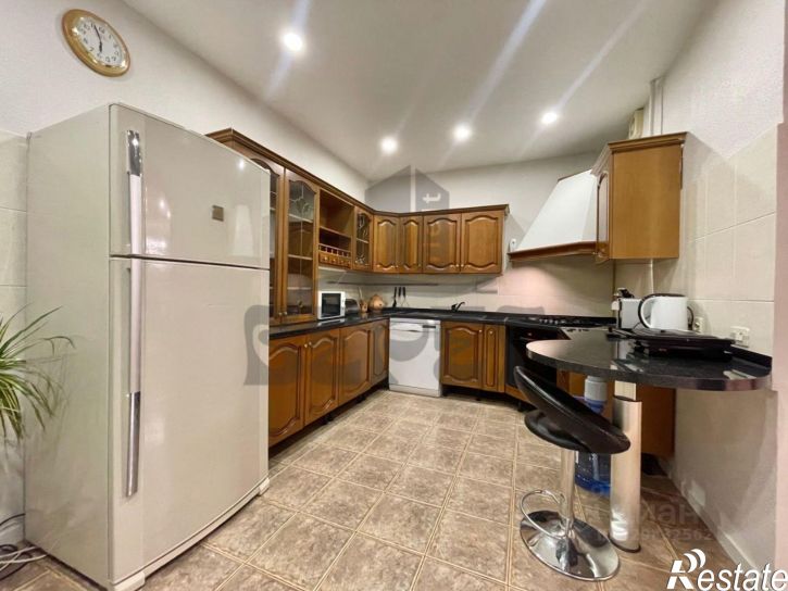 5-комн квартира улица Муштари, 30А,  д. 30А