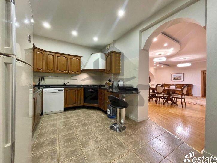 5-комн квартира улица Муштари, 30А,  д. 30А