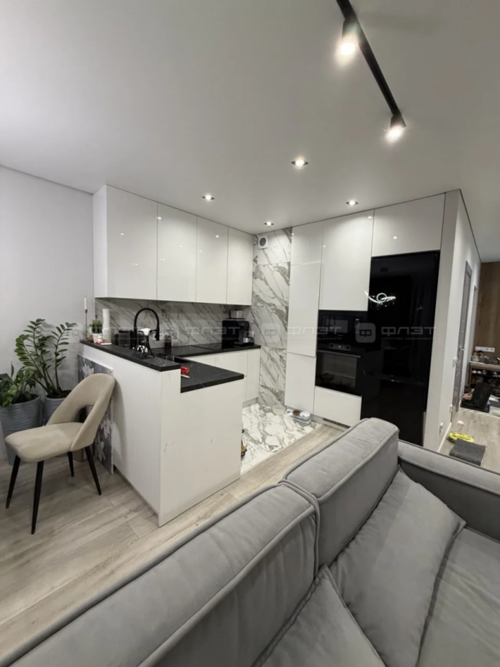 3-комн квартира ул. Короленко, дом 28б
