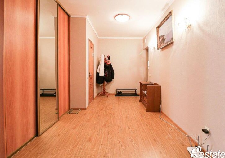 3-комн квартира улица Лейтенанта Шмидта, 8,  д. 8