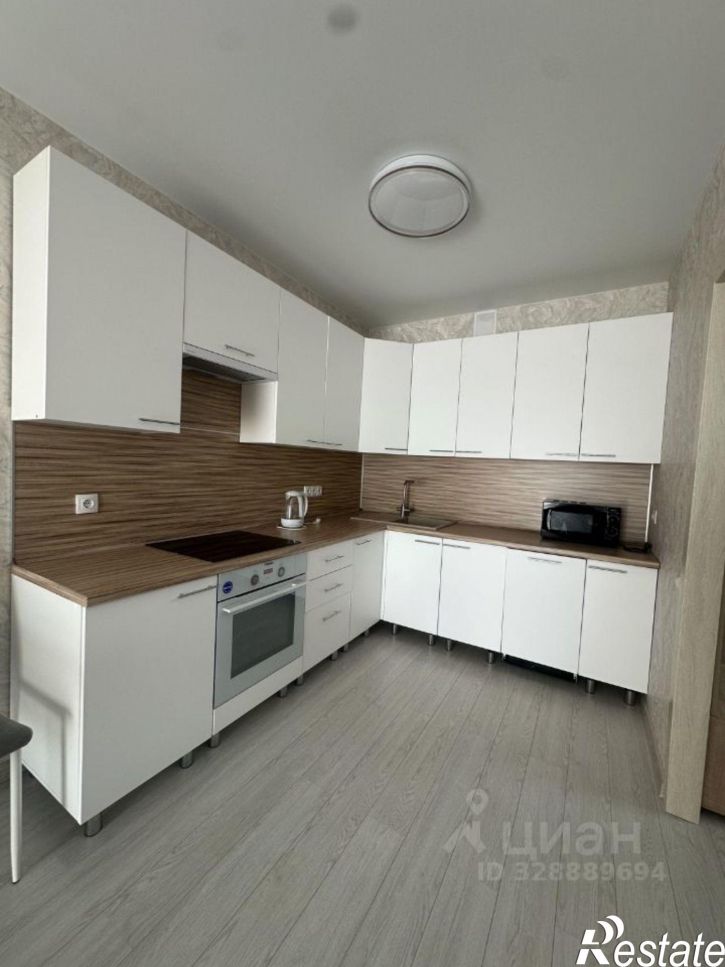 2-комн квартира улица Аделя Кутуя, 110,  д. 110