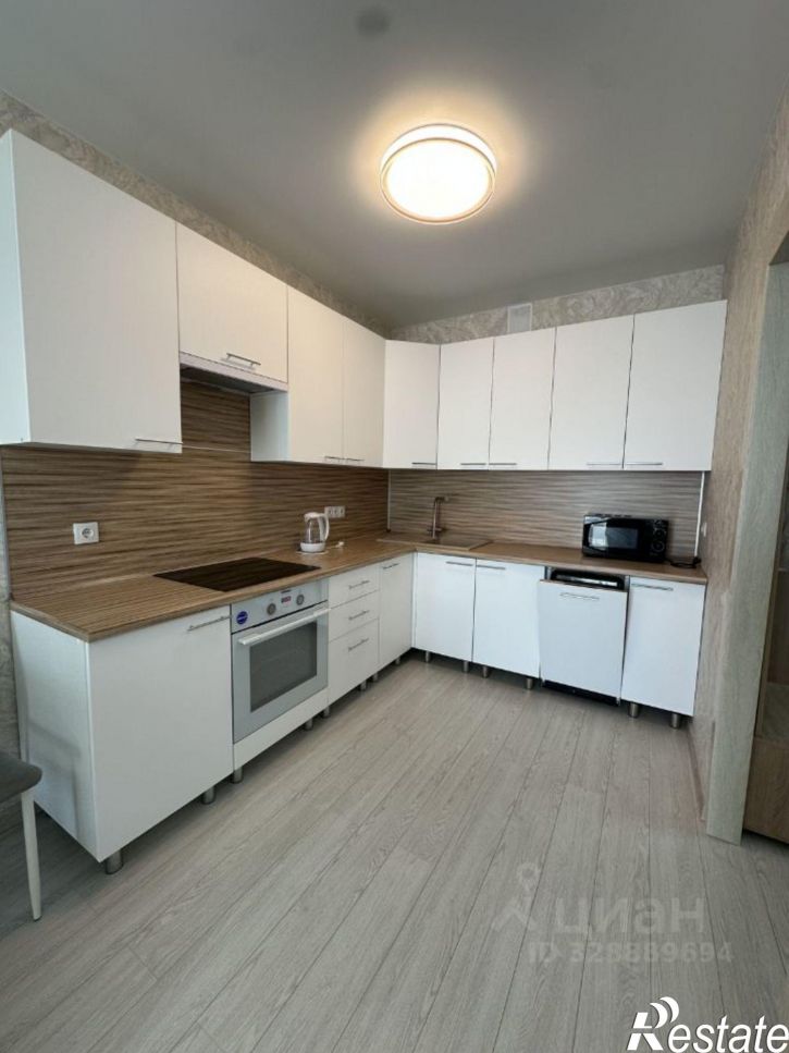 2-комн квартира улица Аделя Кутуя, 110,  д. 110