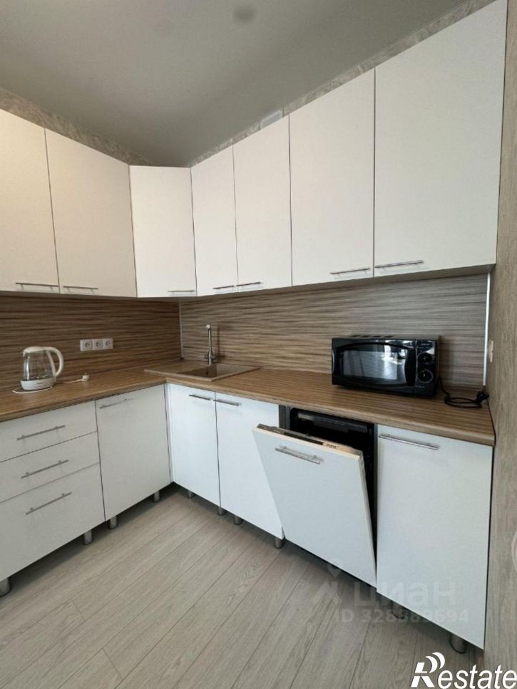 2-комн квартира улица Аделя Кутуя, 110,  д. 110
