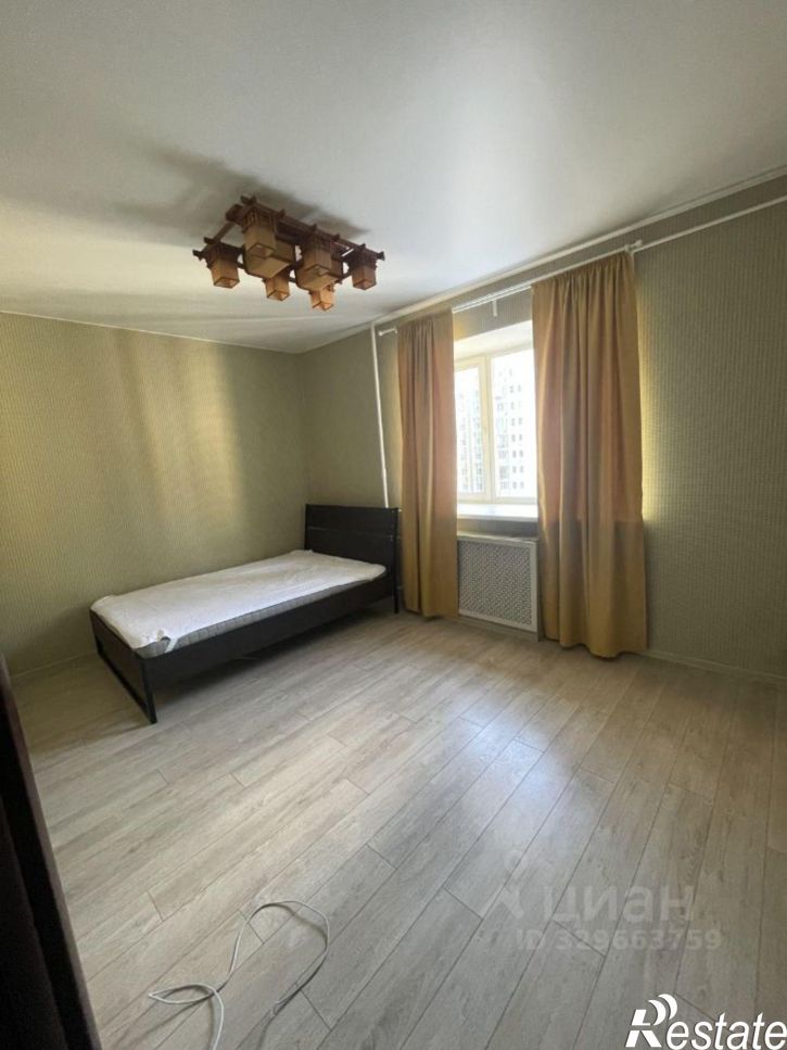 2-комн квартира улица Адоратского, 1,  д. 1
