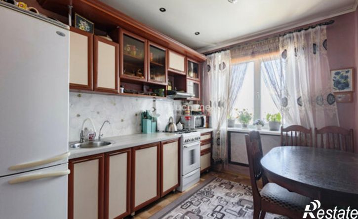 4-комн квартира улица Глазунова, 8 к1,  д. 8 к1
