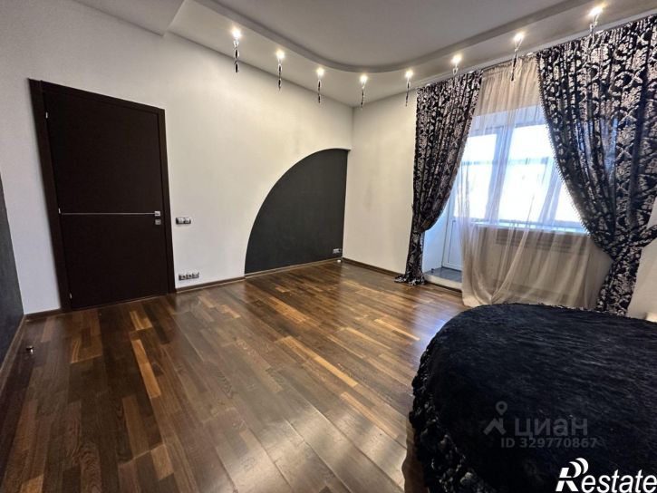5-комн квартира улица Мулланура Вахитова, 6,  д. 6