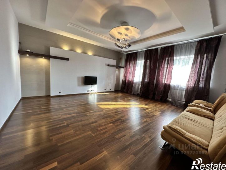 5-комн квартира улица Мулланура Вахитова, 6,  д. 6