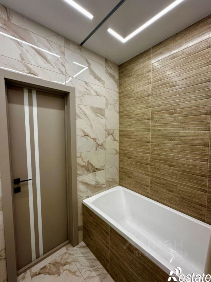 2-комн квартира улица Павлюхина, 108Б,  д. 108Б