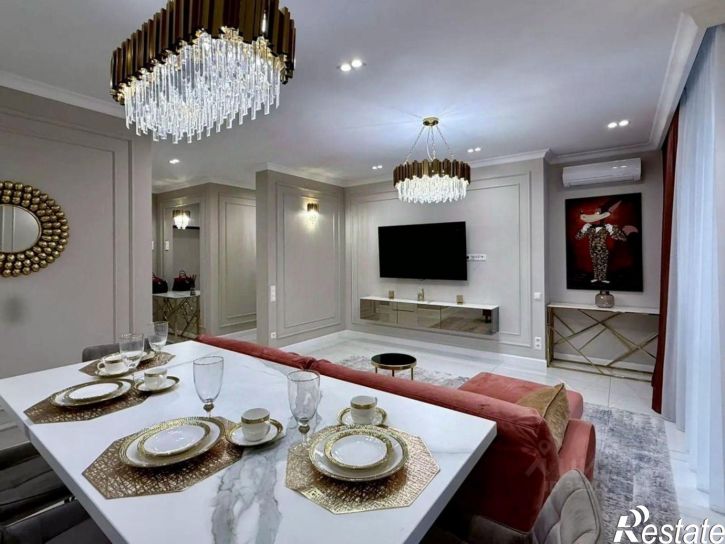 3-комн квартира улица Аделя Кутуя, 100,  д. 100