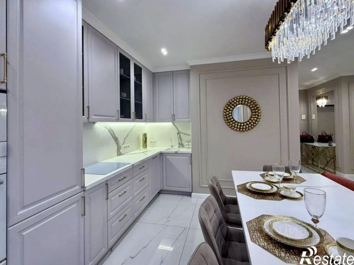 3-комн квартира улица Аделя Кутуя, 100,  д. 100