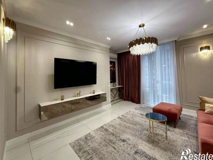 3-комн квартира улица Аделя Кутуя, 100,  д. 100