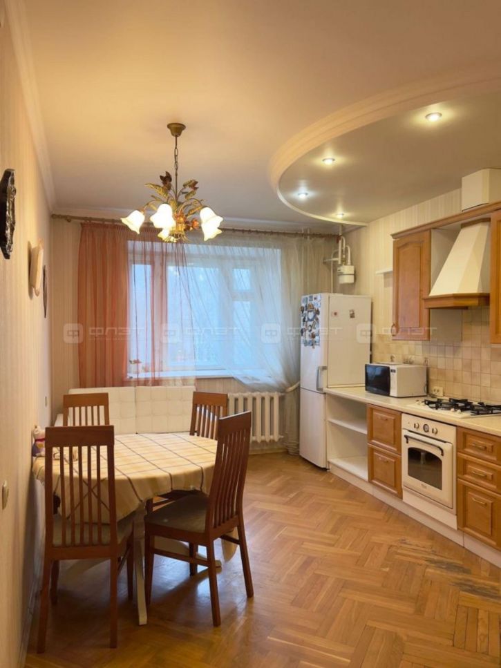 3-комн квартира ул. Адоратского, дом 17
