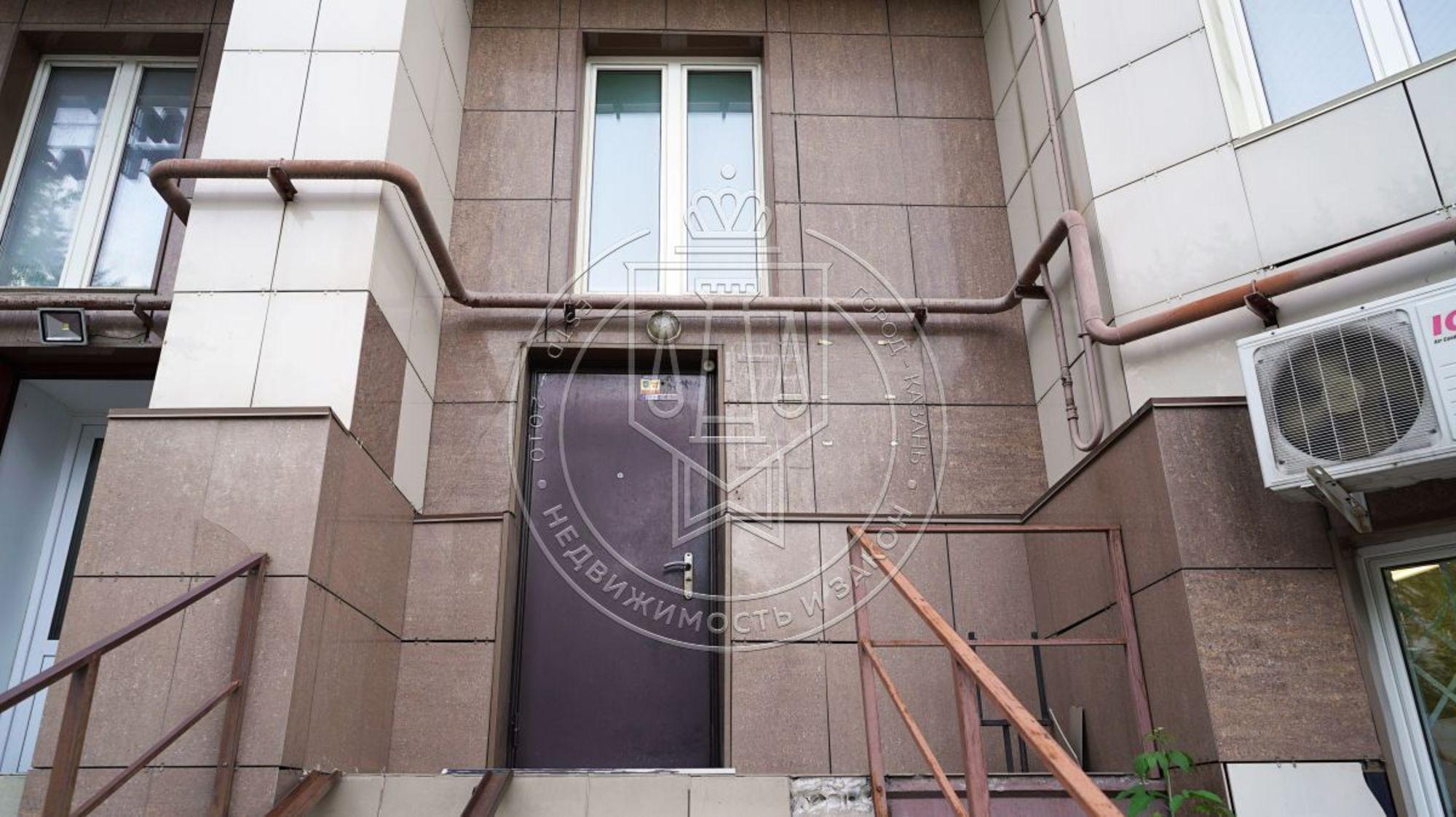Купить офис, помещение под офис за 31 680 000 рублей на Болотникова ул, 9