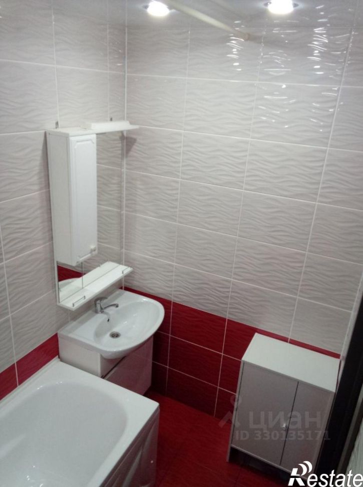 3-комн квартира улица Рашида Нежметдинова, 11 к2,  д. 11 к2