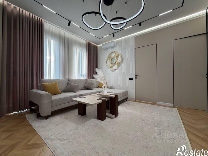 2-комн квартира пр-кт Альберта Камалеева, 1,  д. 1