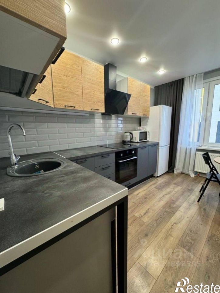 2-комн квартира ул Александра Курынова, 4 3,  д. 4 3,  к. 3