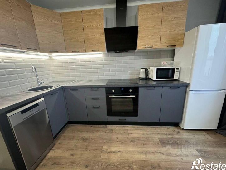 2-комн квартира ул Александра Курынова, 4 3,  д. 4 3,  к. 3