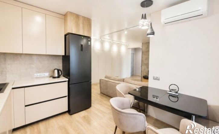 3-комн квартира улица Аделя Кутуя, 110Д к2,  д. 110Д к2