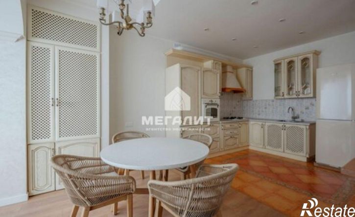 4-комн квартира ул Мулланура Вахитова, 8,  д. 8