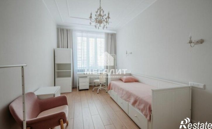 4-комн квартира ул Мулланура Вахитова, 8,  д. 8