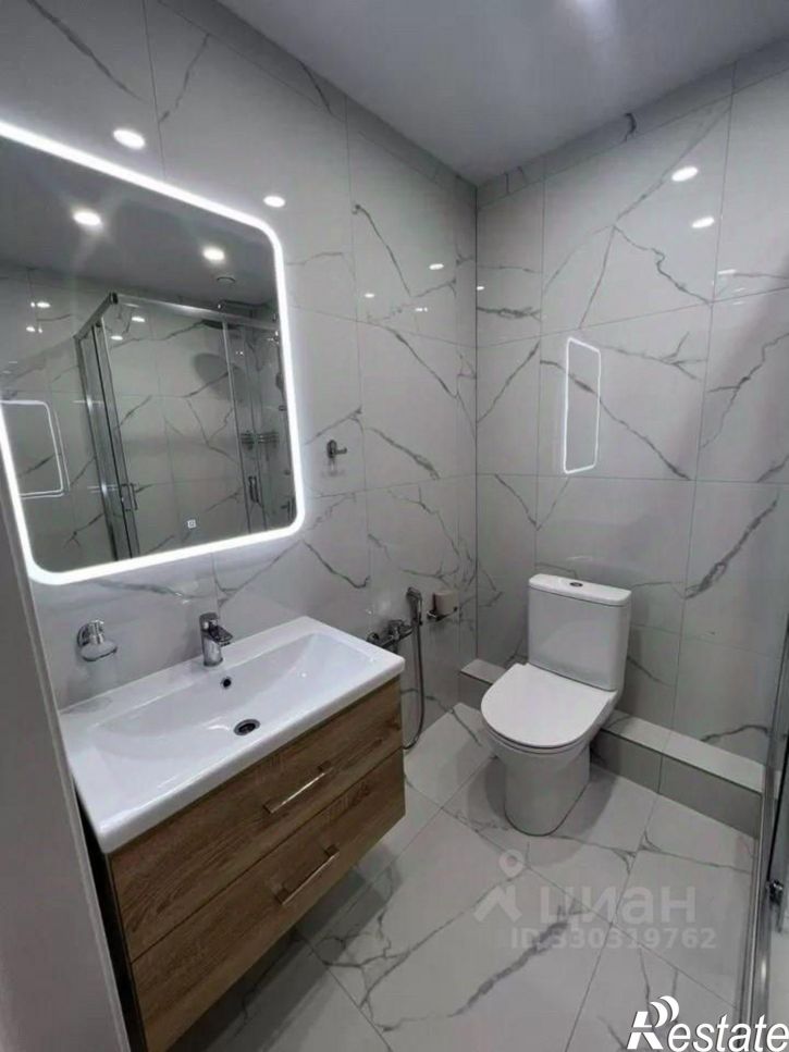 2-комн квартира улица Аделя Кутуя, 100,  д. 100