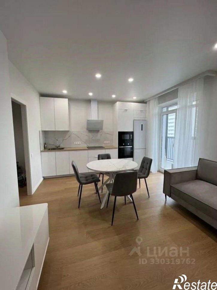 2-комн квартира улица Аделя Кутуя, 100,  д. 100