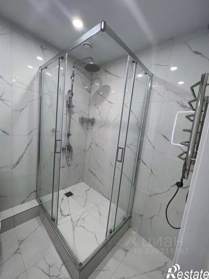 2-комн квартира улица Аделя Кутуя, 100,  д. 100