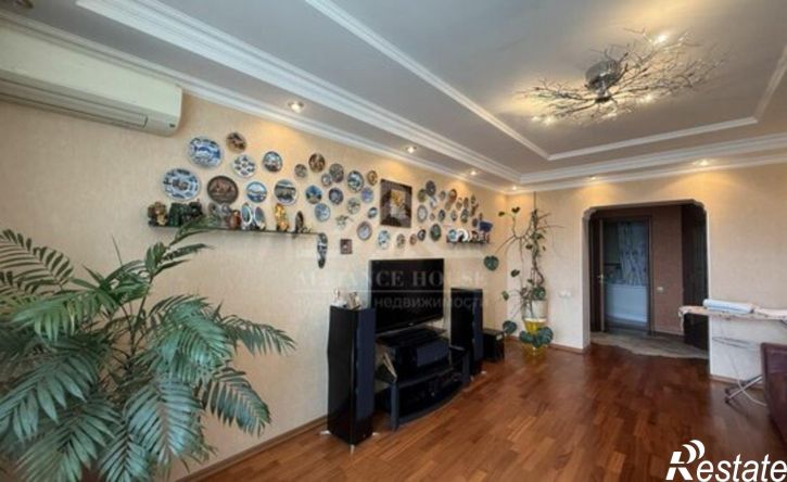 4-комн квартира ул Космонавтов, 39Б,  д. 39Б