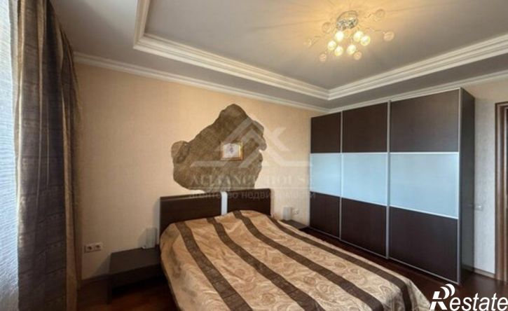 4-комн квартира ул Космонавтов, 39Б,  д. 39Б