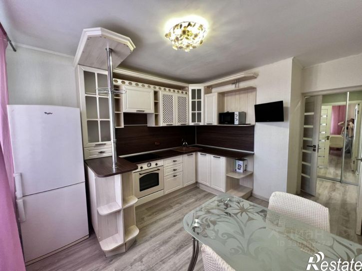 1-комн квартира пр-кт Универсиады, 10,  д. 10