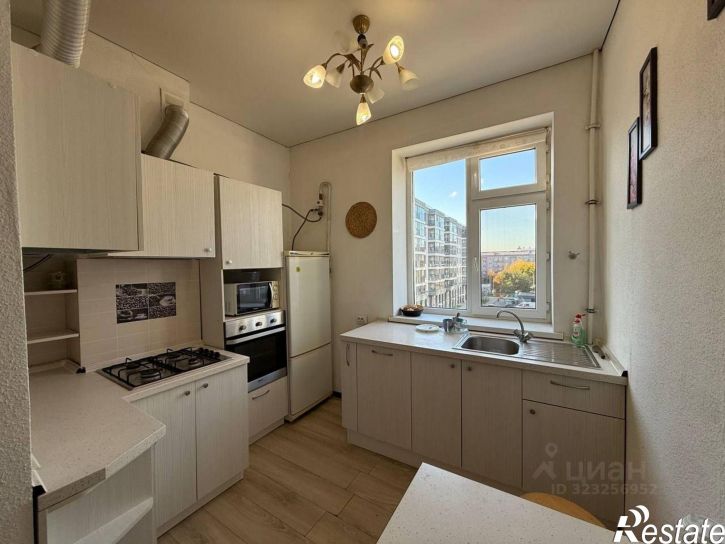 3-комн квартира ул Павлюхина, 100,  д. 100