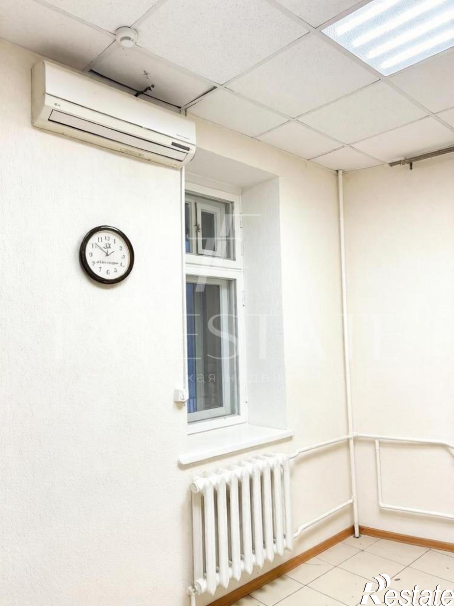 Купить офис, помещение под офис за 20 000 000 рублей на улица Юлиуса Фучика, 115