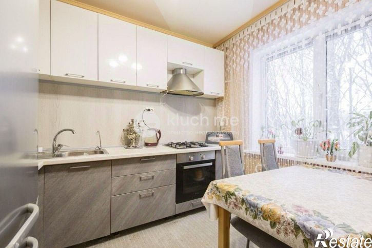 4-комн квартира ул Академика Завойского, 2,  д. 2