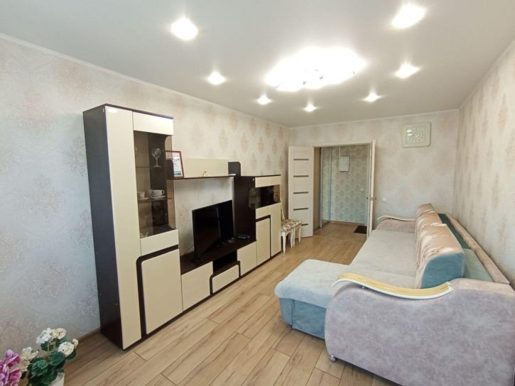 1-комн квартира Бирюзовая ул, 8
