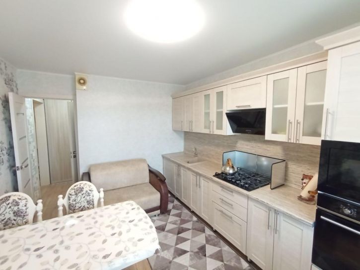 1-комн квартира Бирюзовая ул, 8