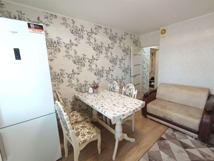 1-комн квартира Бирюзовая ул, 8