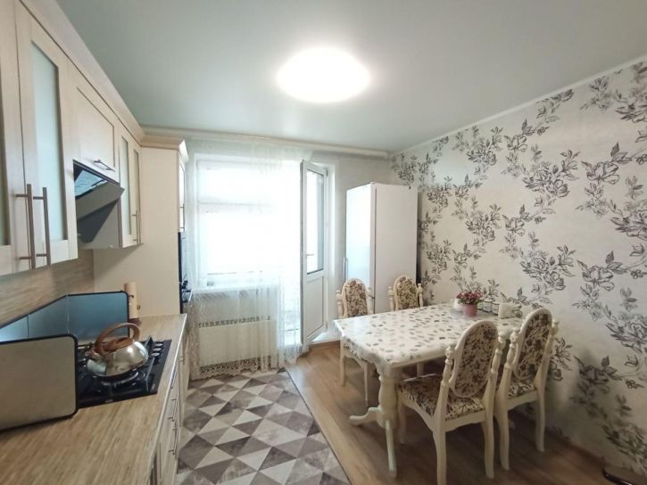 1-комн квартира Бирюзовая ул, 8