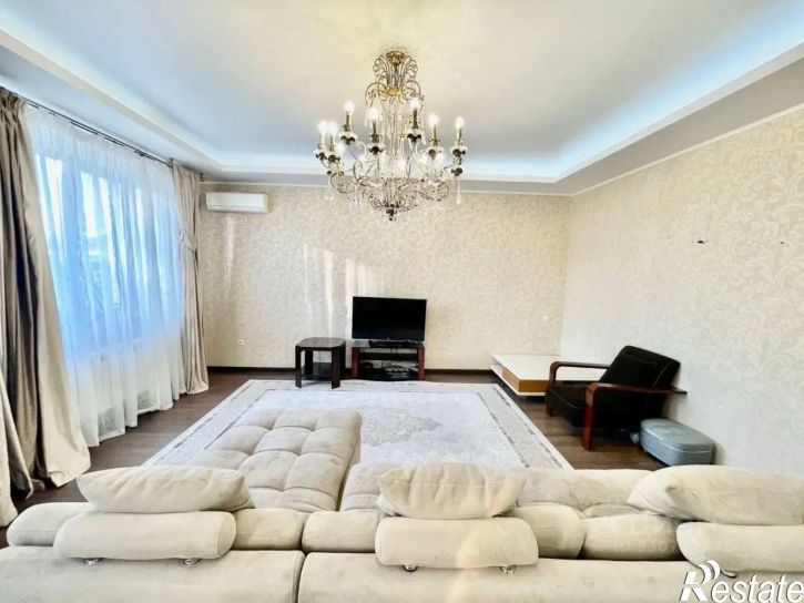 4-комн квартира улица Тельмана, 23,  д. 23