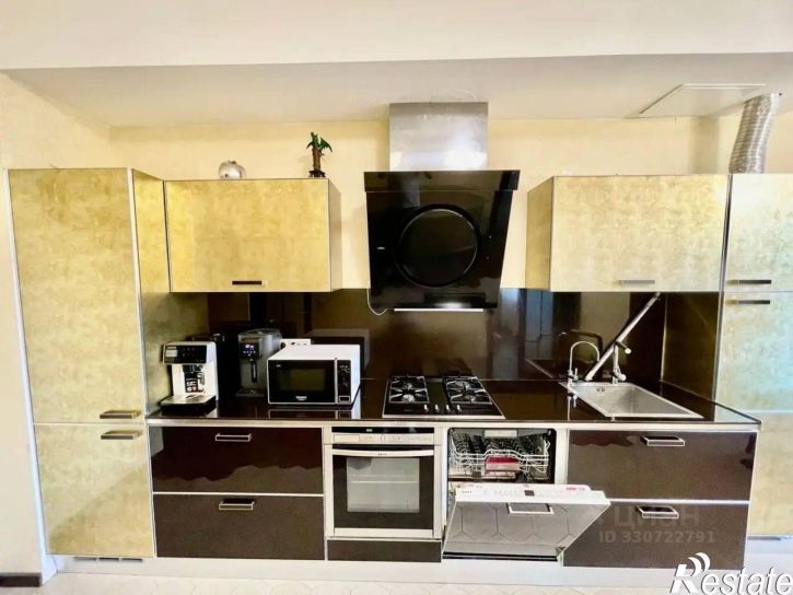 4-комн квартира улица Тельмана, 23,  д. 23