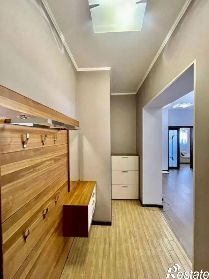 4-комн квартира улица Тельмана, 23,  д. 23