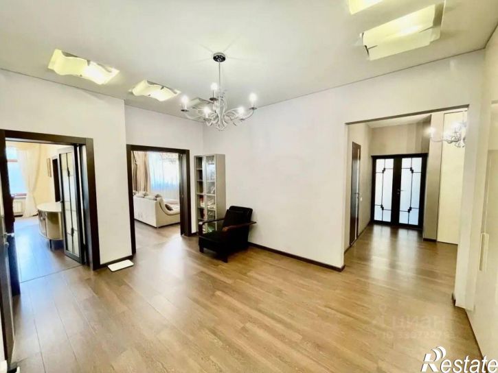 4-комн квартира улица Тельмана, 23,  д. 23
