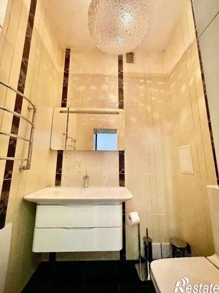 4-комн квартира улица Тельмана, 23,  д. 23