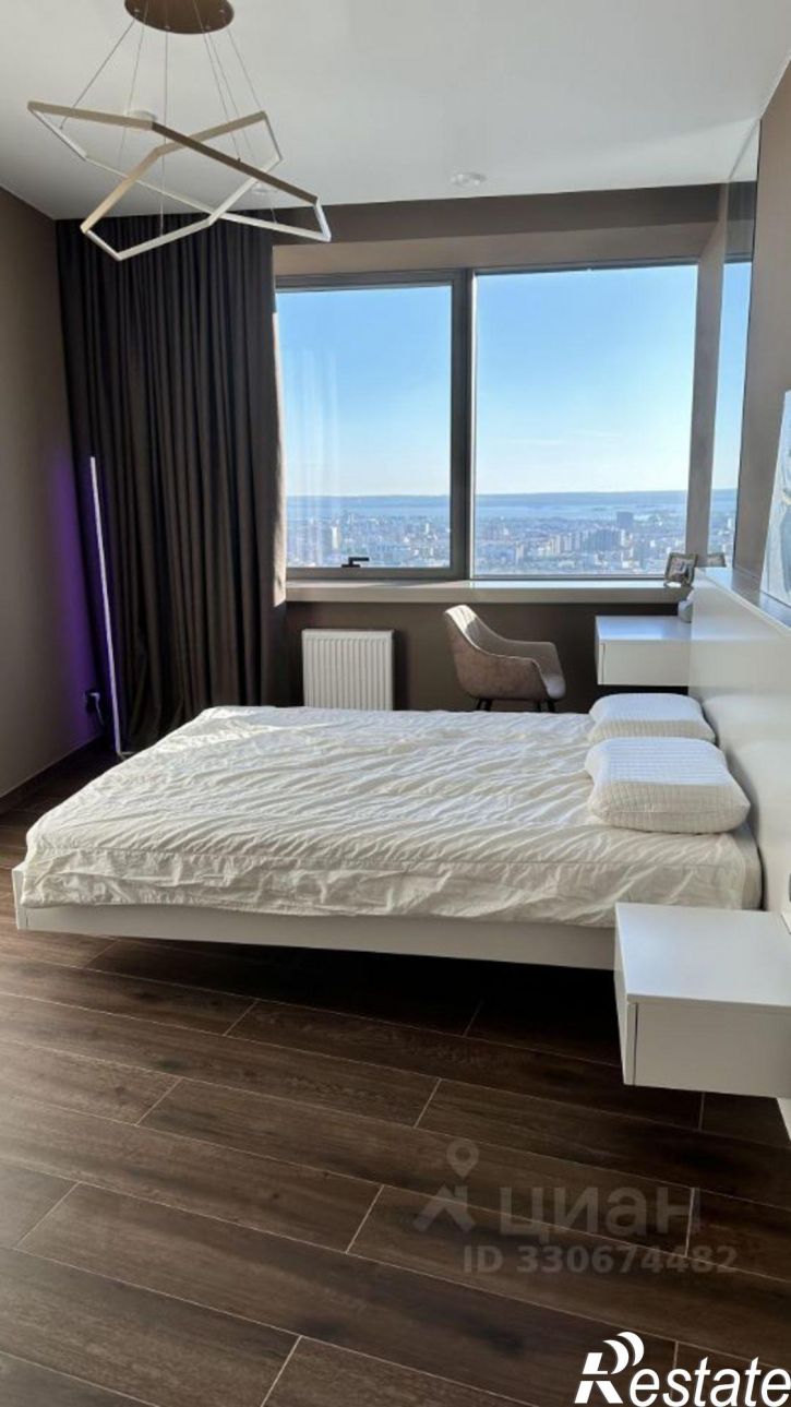 2-комн квартира пр-кт Альберта Камалеева, 1,  д. 1