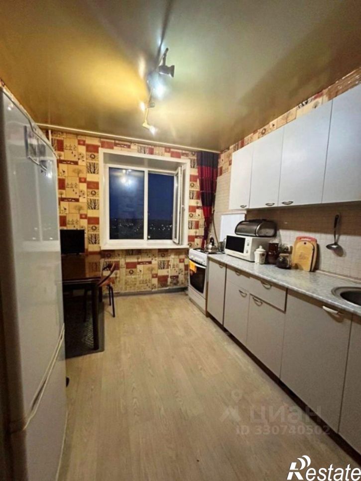 3-комн квартира улица Кутузова, 10,  д. 10