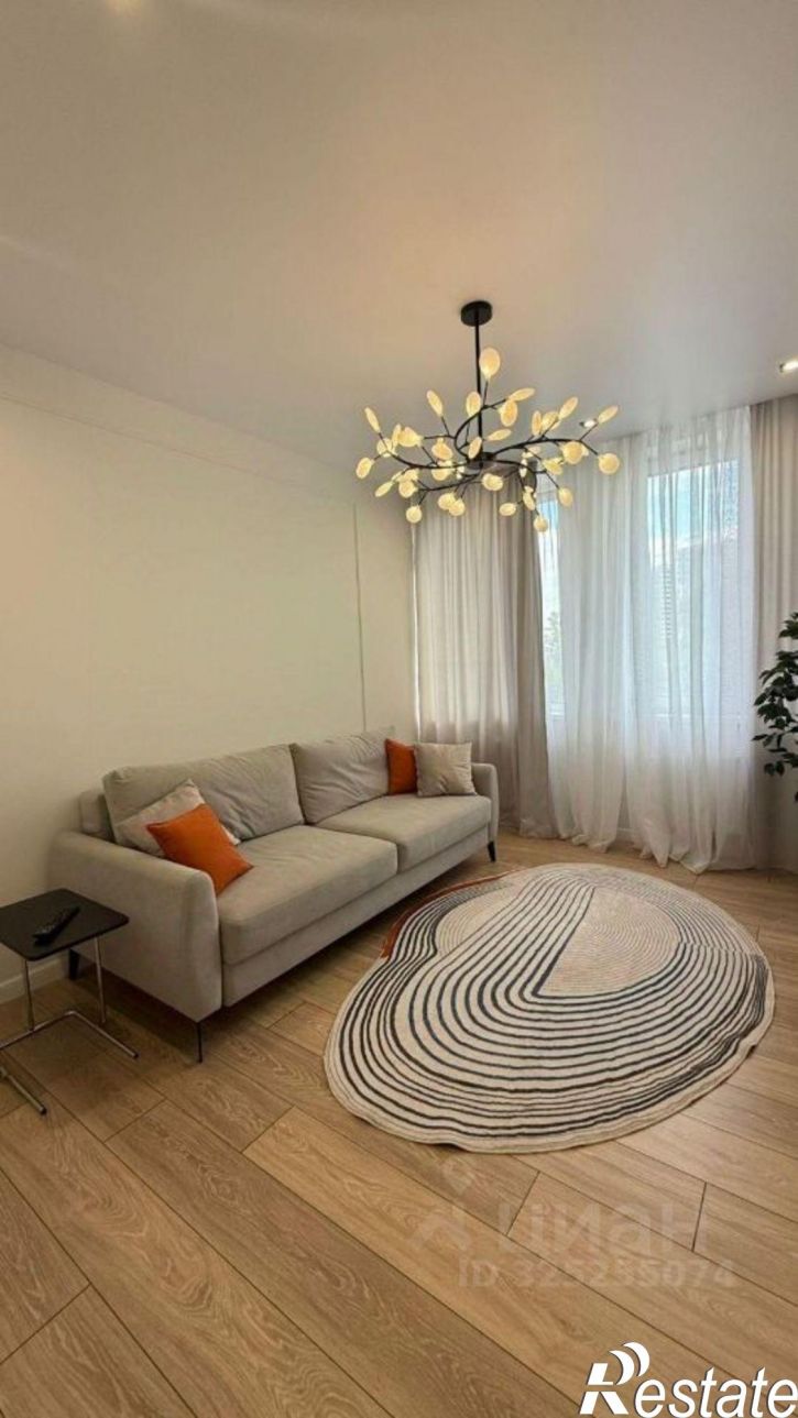 2-комн квартира улица Аделя Кутуя, 100,  д. 100