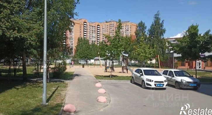 2-комн квартира проспект Победы, 142,  д. 142