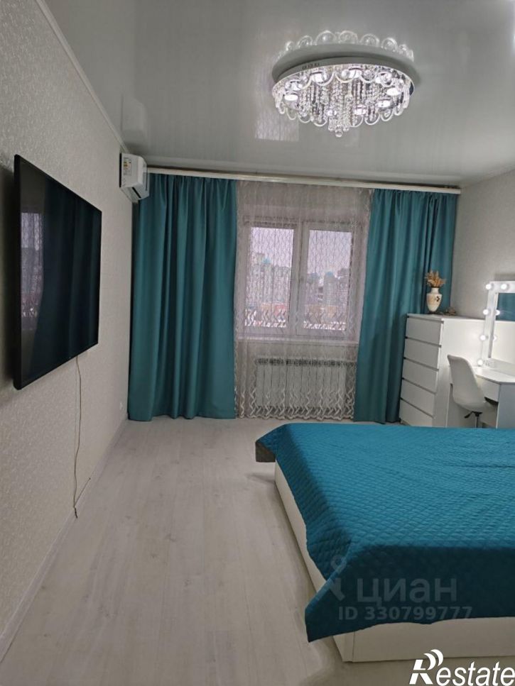 3-комн квартира ул Адоратского, 4,  д. 4