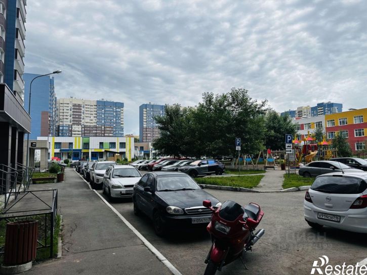 2-комн квартира улица Айрата Арсланова, 12/2,  д. 12/2