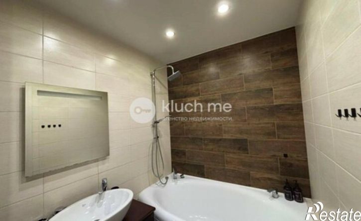 2-комн квартира пр-кт Универсиады, 16,  д. 16