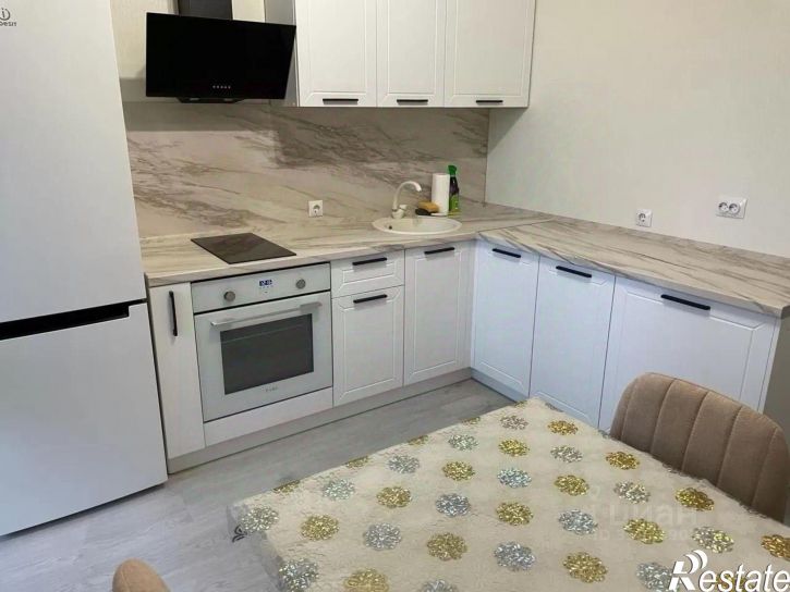 2-комн квартира улица Рашида Нежметдинова, 11 к3,  д. 11 к3